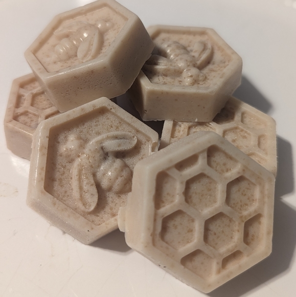 Goats Milk & Oats Hand soap - Picture 1 of 2